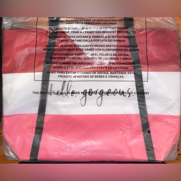 Limited-Edition Clinique x Kate Spade New York Tote - Picture 3 of 4